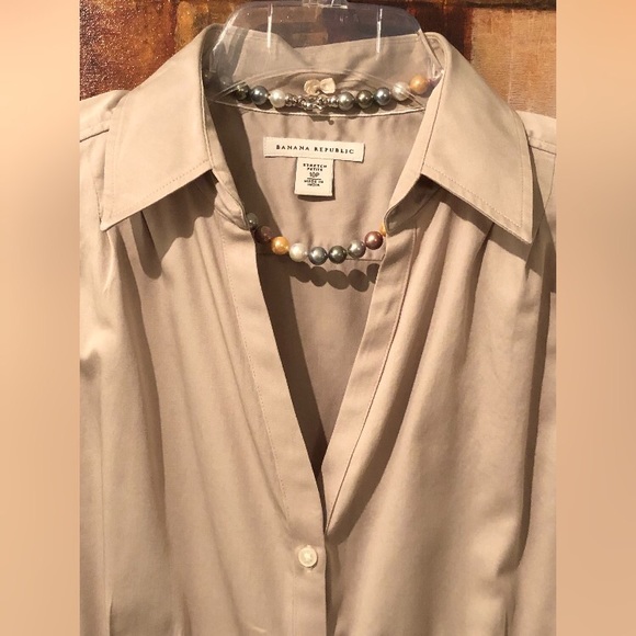 BANANA REPUBLIC Khaki SS Blouse Top Sz 10P NWOT - Picture 5 of 7